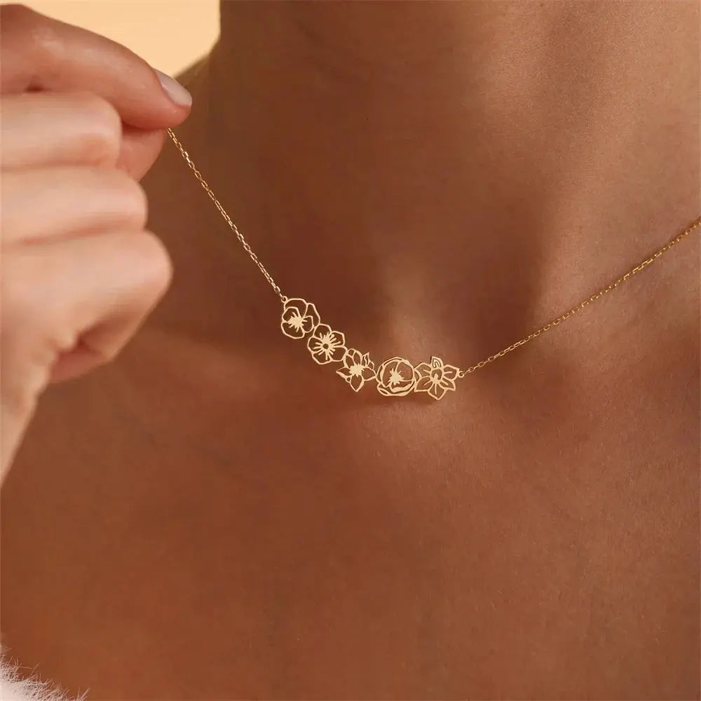 Personalisierte Halskette mit Blumen des Geburtsmonats  ErinnerungSchmuck