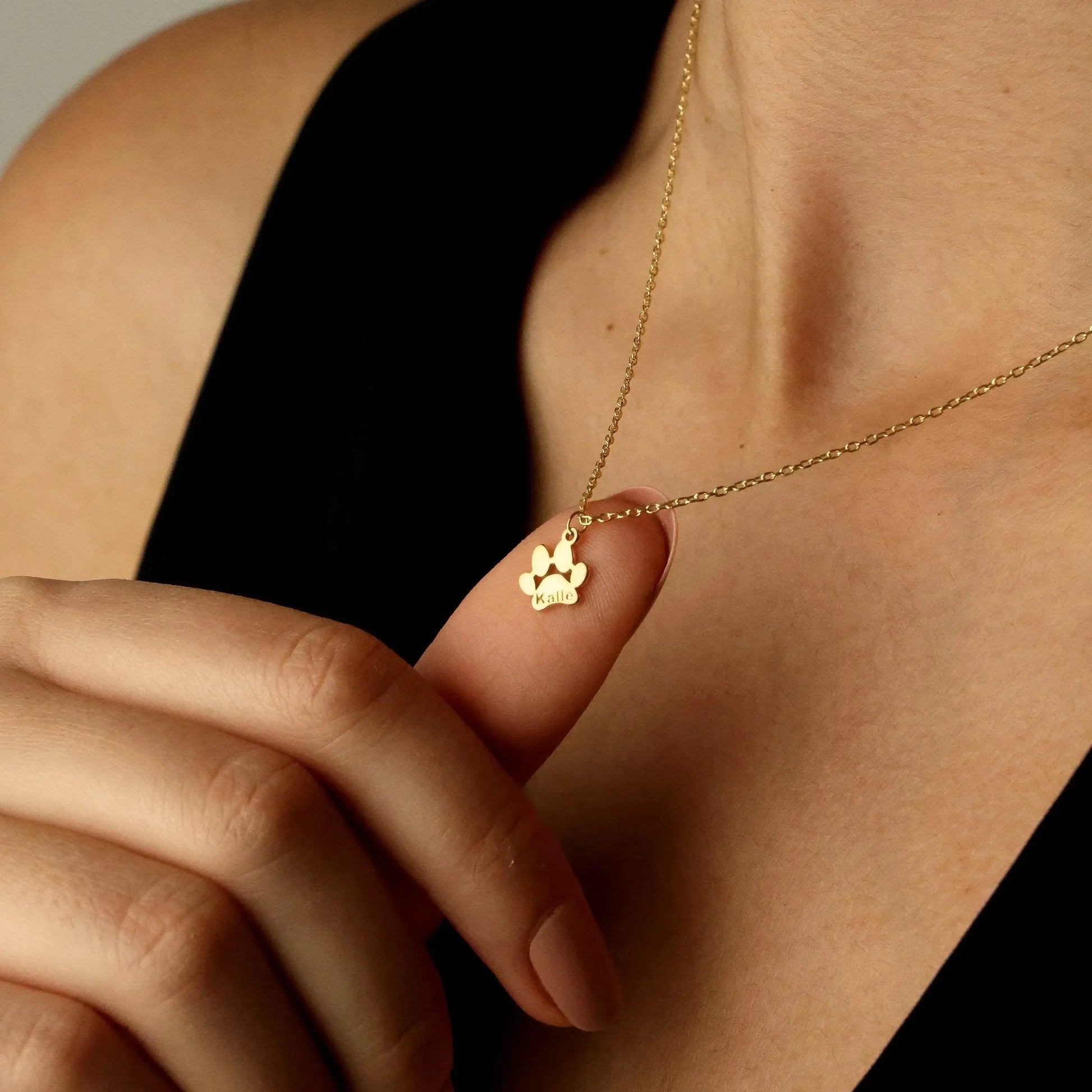 Personalisierte Halskette mit Namen und Pfote  ErinnerungSchmuck