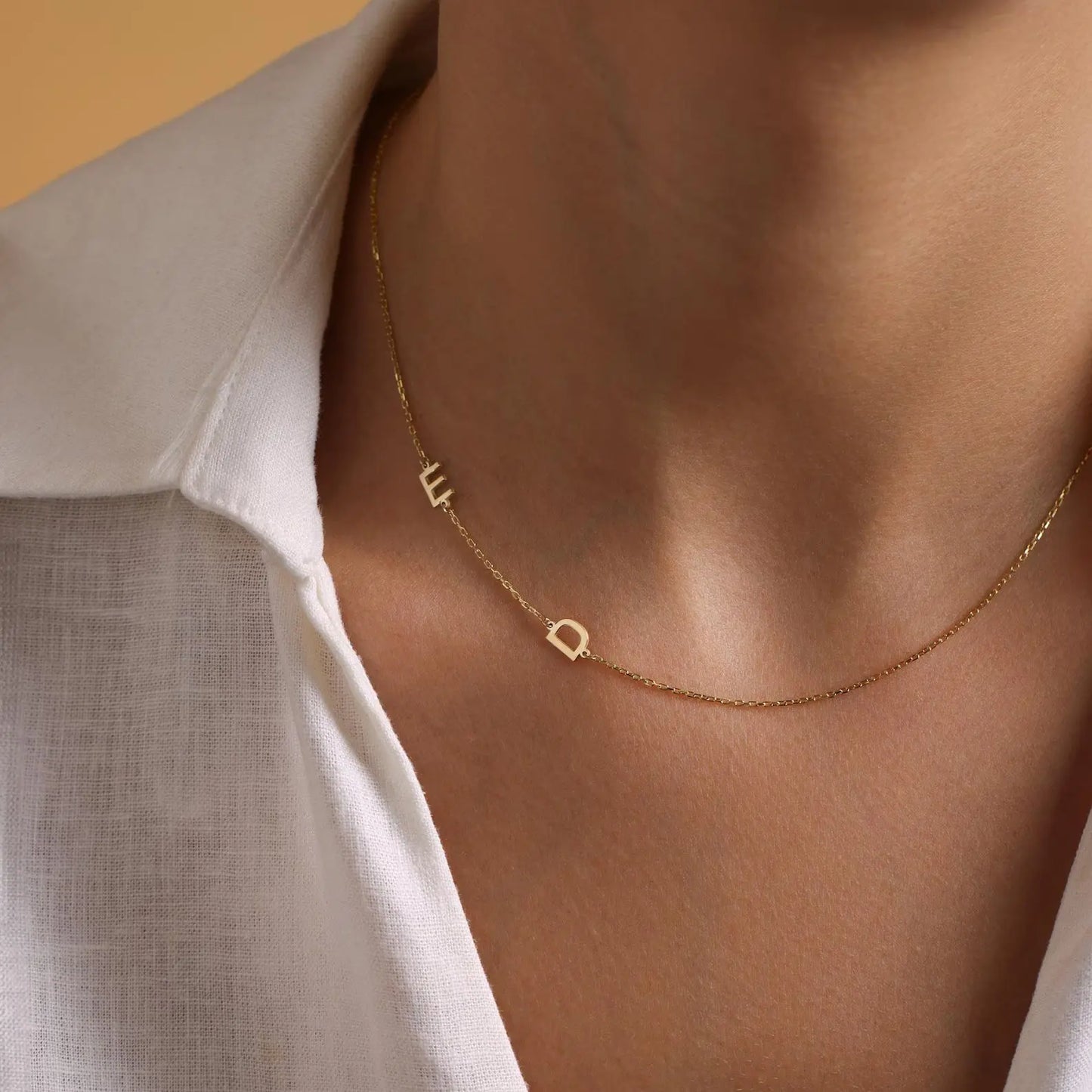 Personalisierte Halskette mit den lateralen Initialen  ErinnerungSchmuck