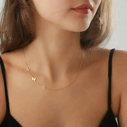 Personalisierte Halskette mit den lateralen Initialen  ErinnerungSchmuck
