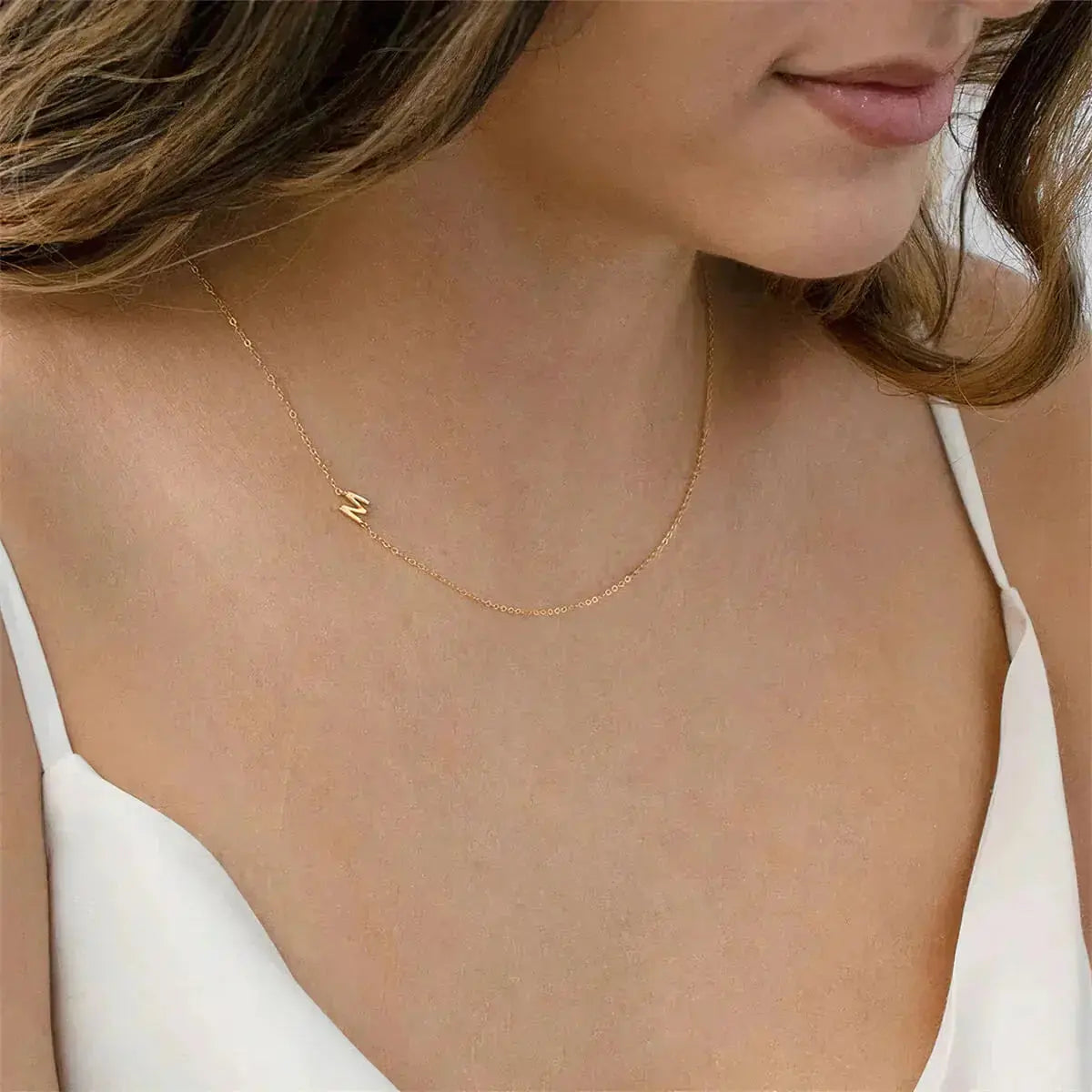 Personalisierte Halskette mit den lateralen Initialen  ErinnerungSchmuck