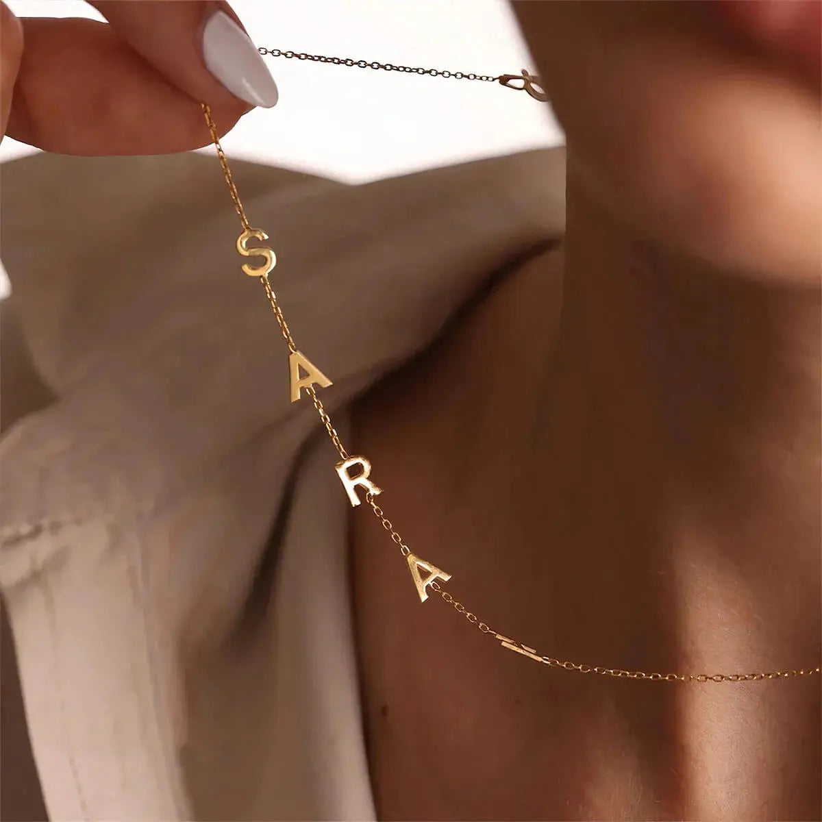 Personalisierte Halskette mit den lateralen Initialen  ErinnerungSchmuck
