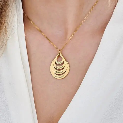 Personalisierter Tropfenhals mit Namen  ErinnerungSchmuck